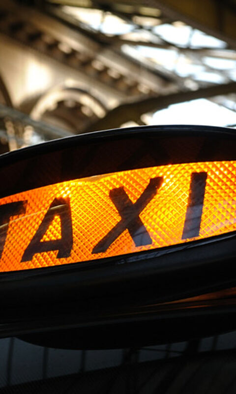 Union considers legal action against TfL over licencing delays